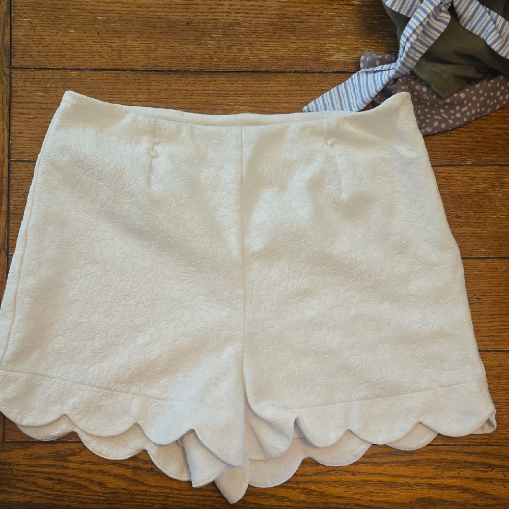 Monteau White Scalloped High Waist Shorts